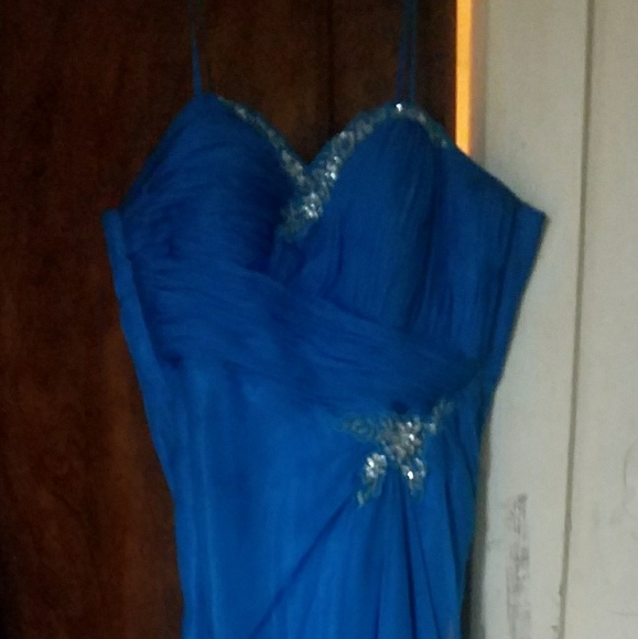 Prom dress - Picture 1 of 2